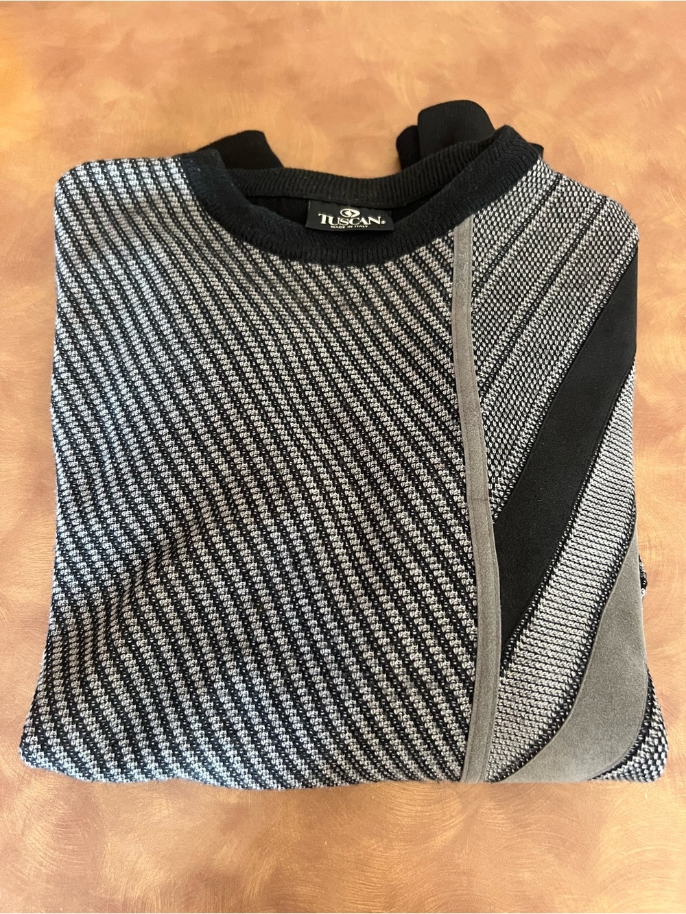 Men’s Tuscan made in Italy sweater; Black & Gray Patterned Crewneck; 50% Wool